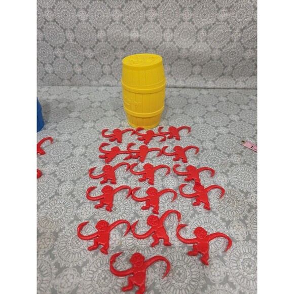 Barrel of Monkeys Game Vintage With Monkeys and Barrels READ - Picture 4 of 6
